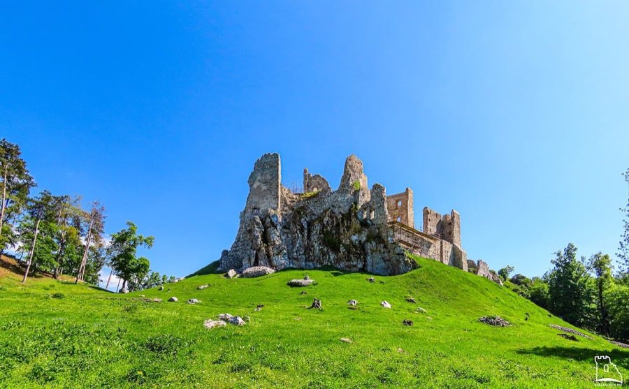 Hrušov Castle image