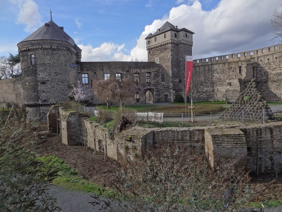 Stadtburg Andernach image