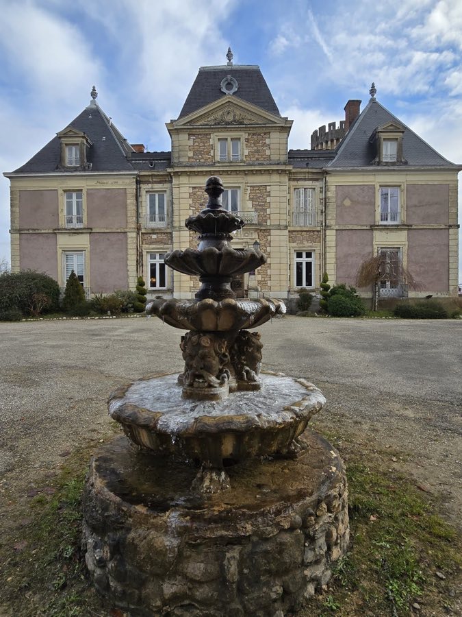 Château de Faverges-de-la-Tour image