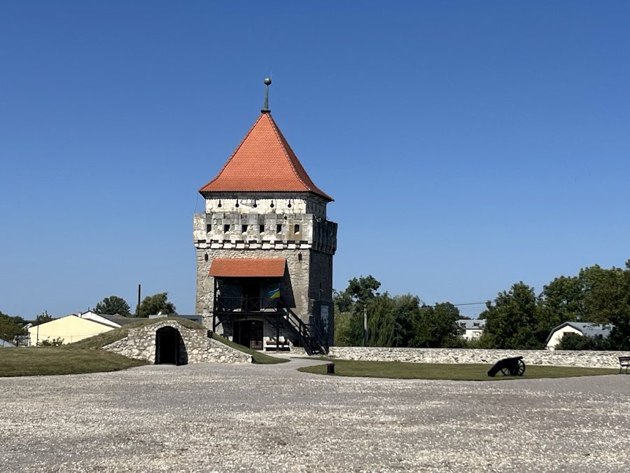 Skalat Castle image