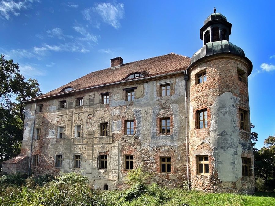 Bronisz贸w Castle image