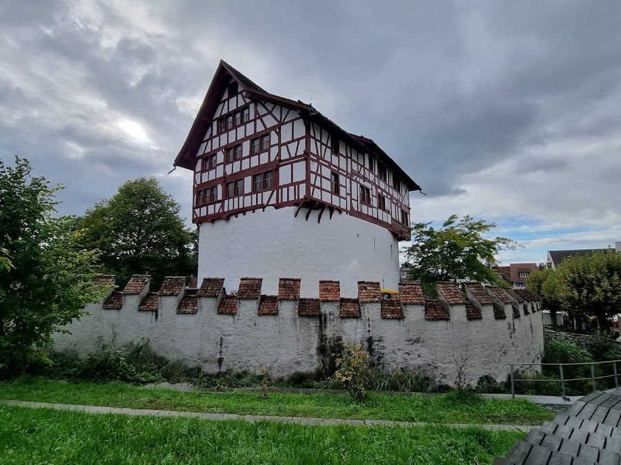 Zug Castle image