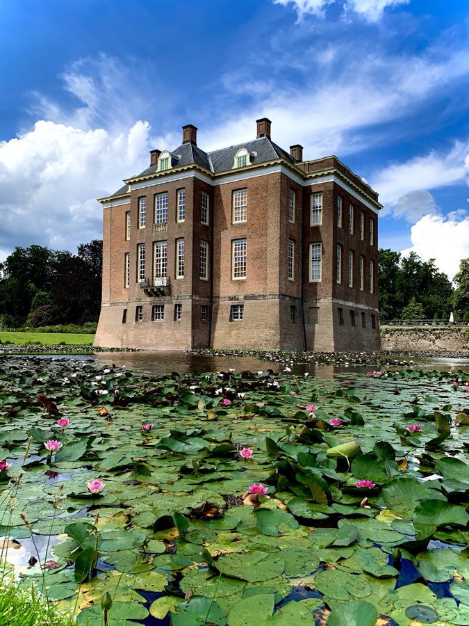 Middachten image