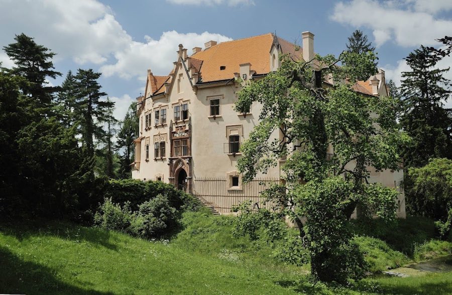 Vrchotovy Janovice Castle image