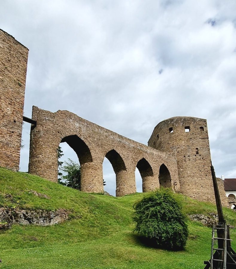 Castle Velhartice image