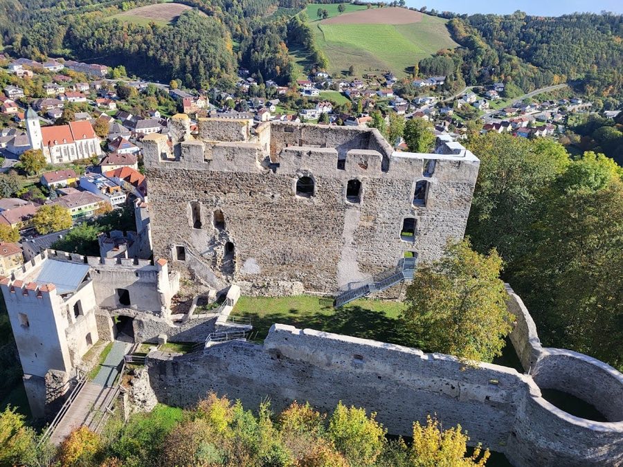Burgruine Kirchschlag image