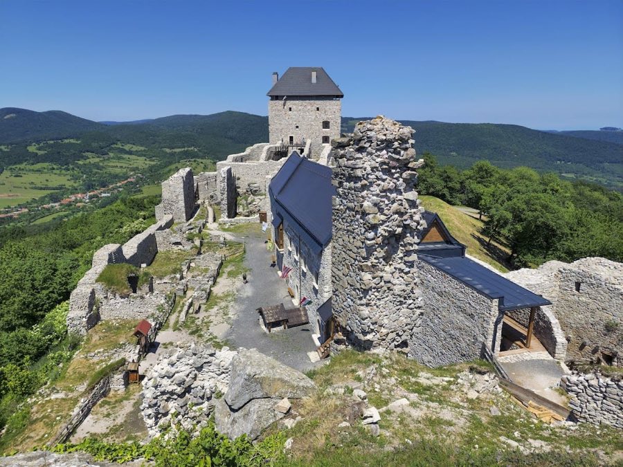 Regéc Castle image