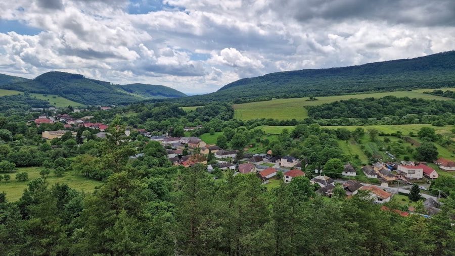 Tibava Castle image
