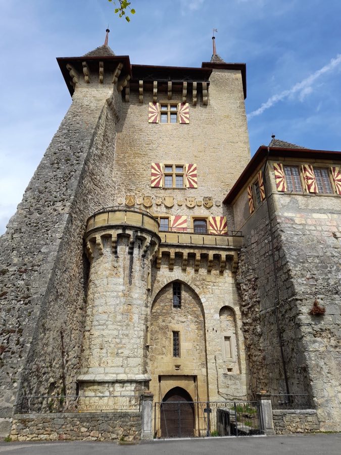 Château de Vaumarcus image
