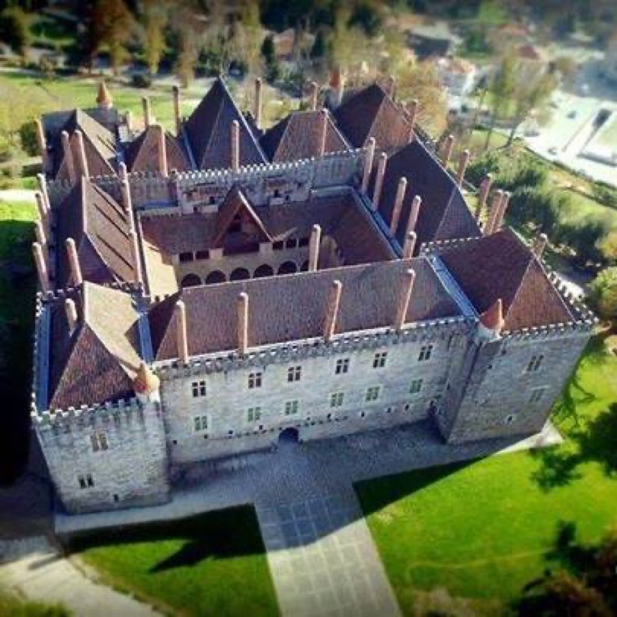 Palace of the Dukes of Braganza, Guimarães image