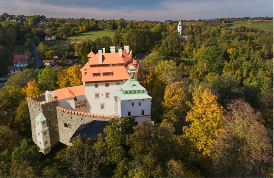 Korzkiew Castle image