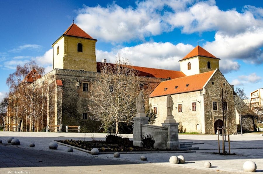 Thury Castle image