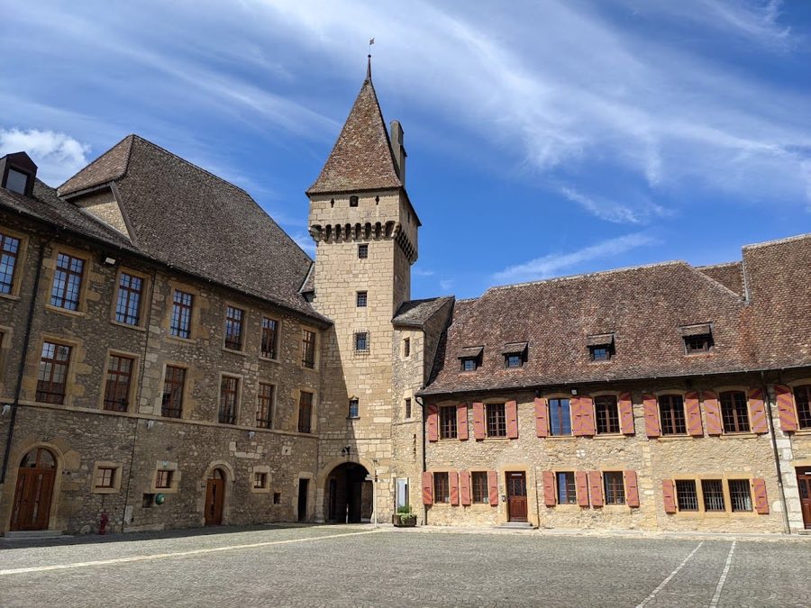 Colombier Castle image