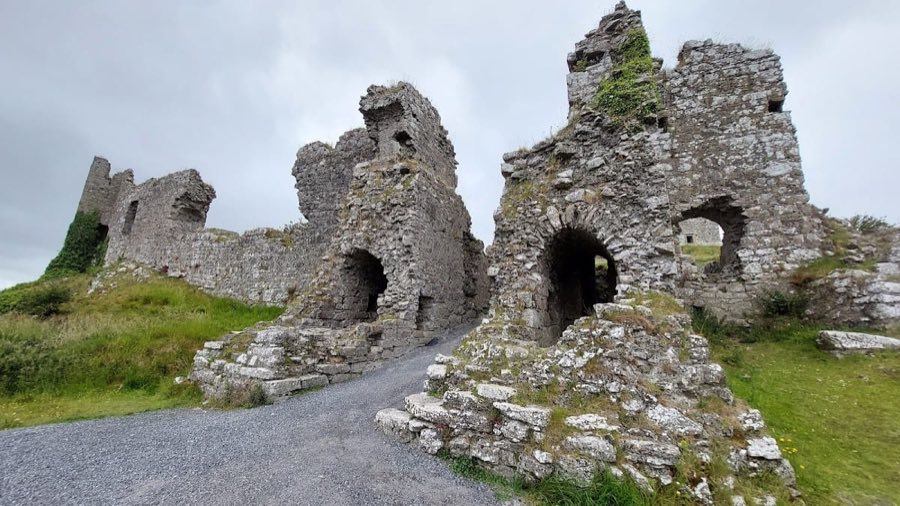 Rock of Dunamase image