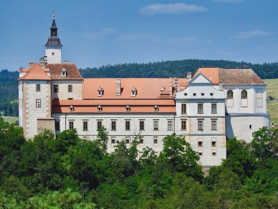 Burg Jevišovice image