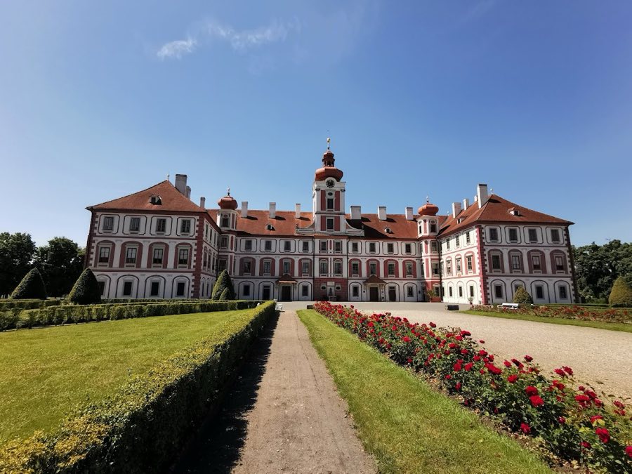 Mnichovo Hradiště Castle image