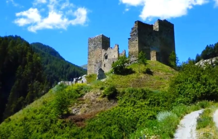 Tschanüff Castle image