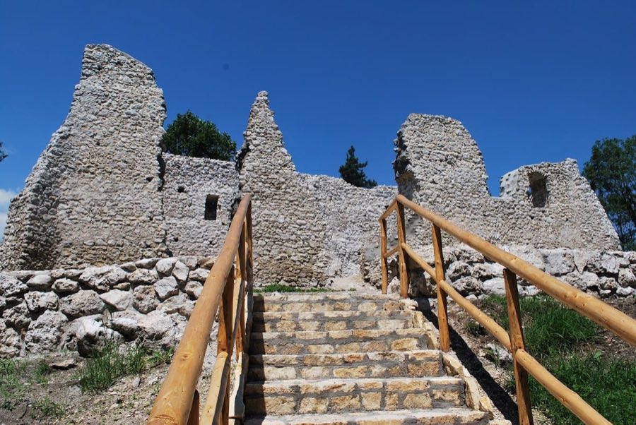 Bydlin Castle image