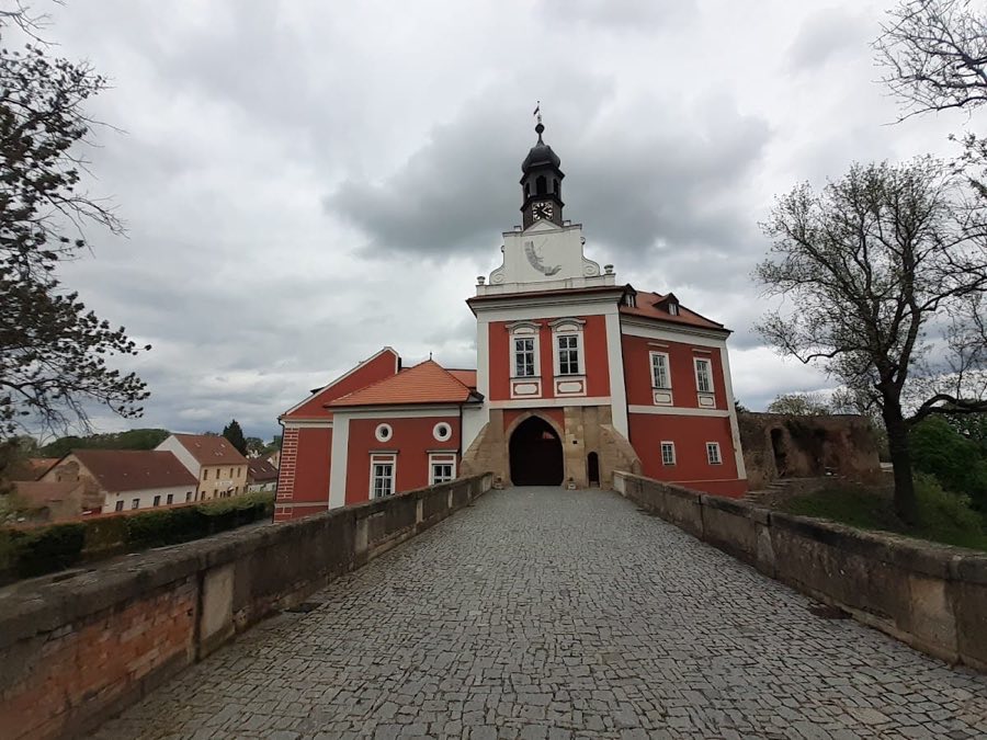 Savoia Castle image