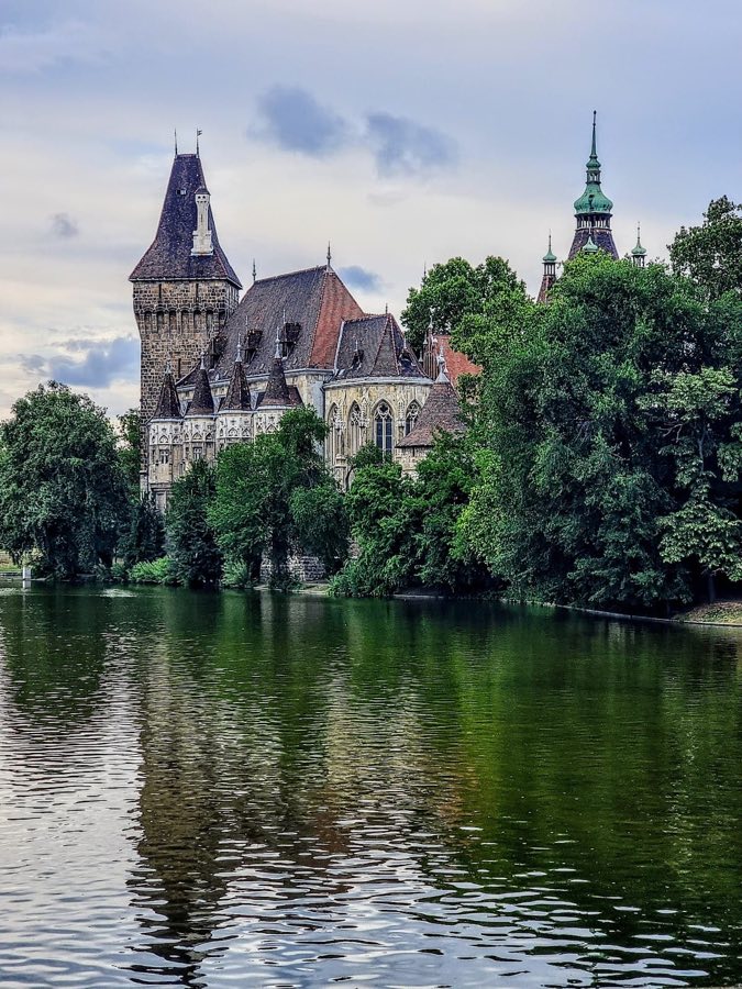 Vajdahunyad Castle image