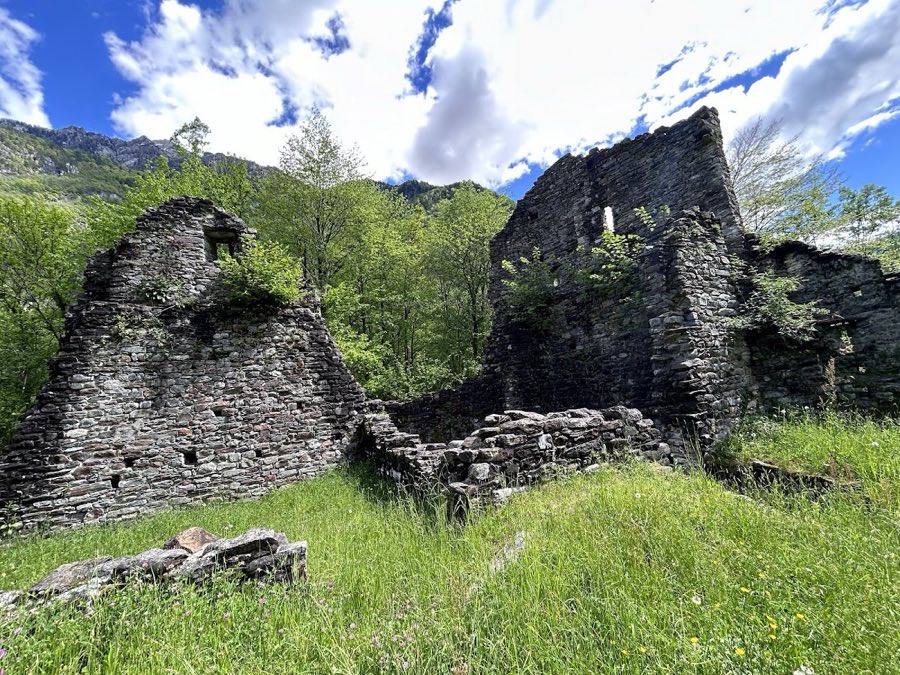 Norantola Castle image