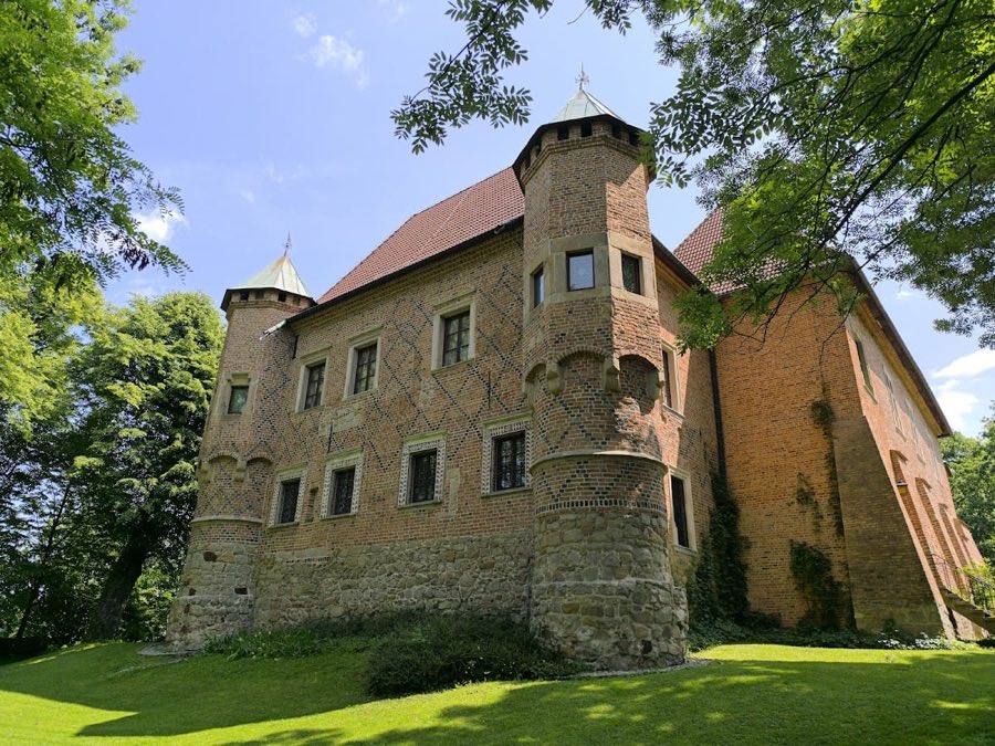 D臋bno Castle image