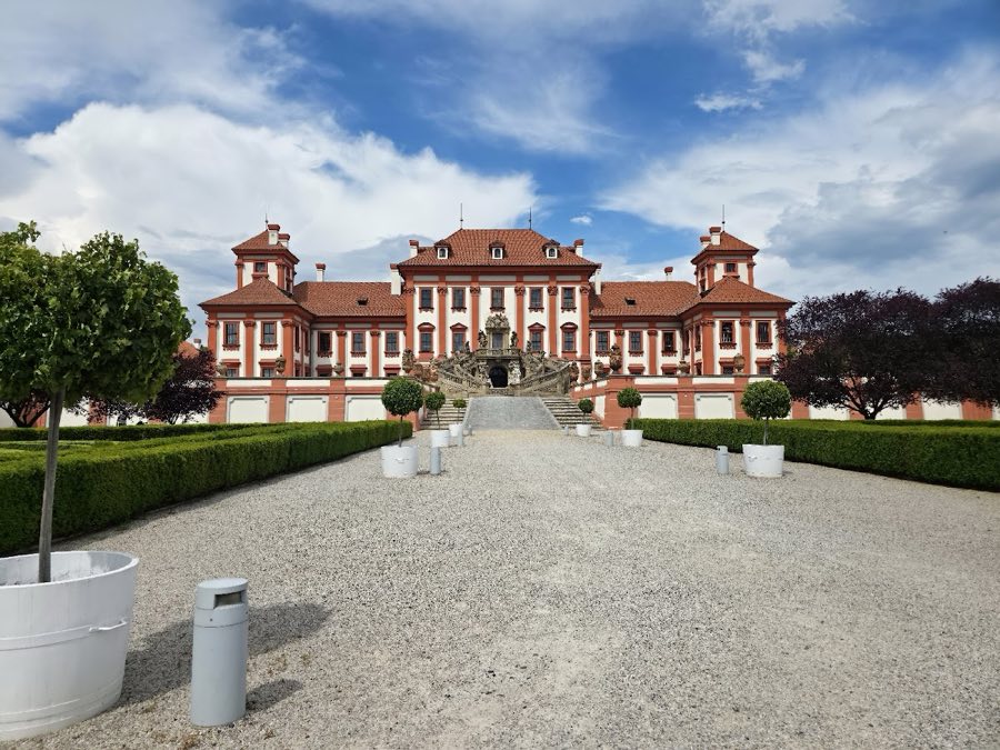 Troja Palace image