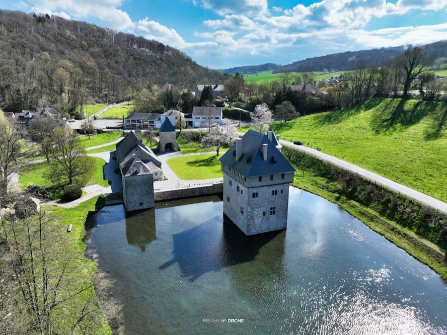Crupet Castle image