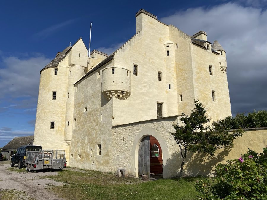 Ballone Castle image
