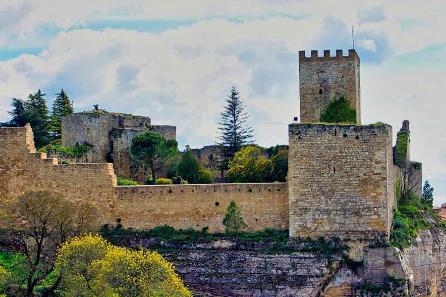 Castello di Lombardia image
