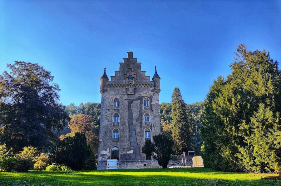 Schoenfels Castle image