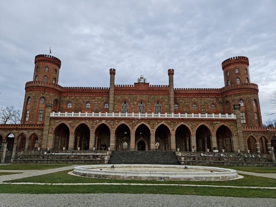 Kamieniec Z膮bkowicki Palace image