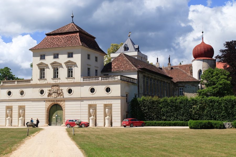 Schloss Ernstbrunn image