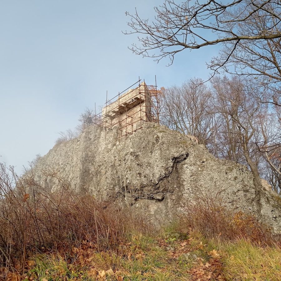 Zbojnícký Castle image