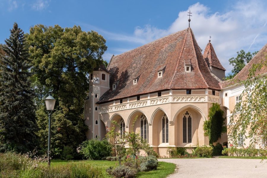 Schloss Schrattenthal image