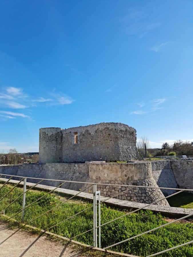 Castle of La Alameda image