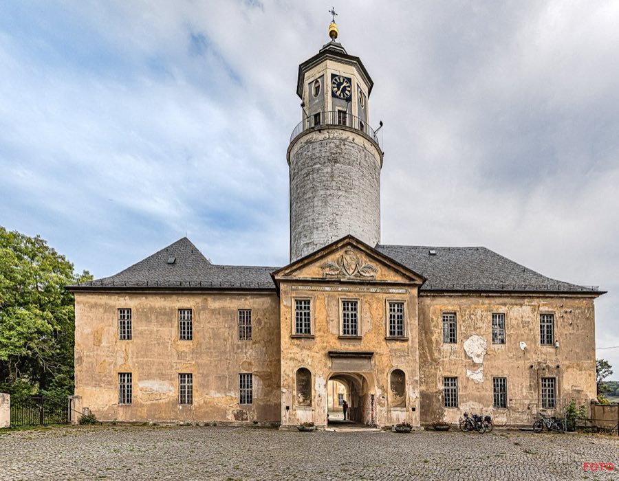 Crossen Palace image