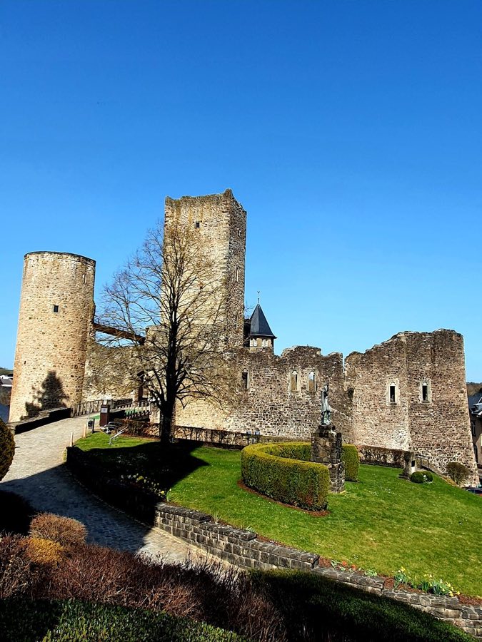 Useldange Castle image