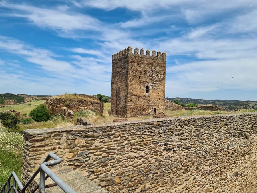 Castle of Noudar image
