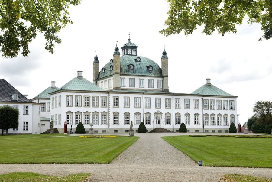Fredensborg Palace image