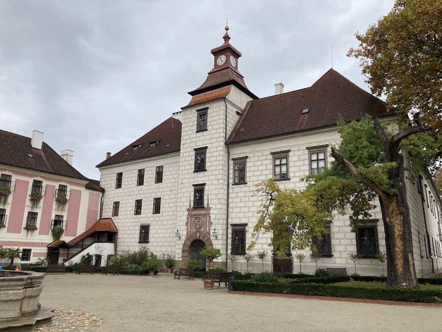 Třeboňský zámek image