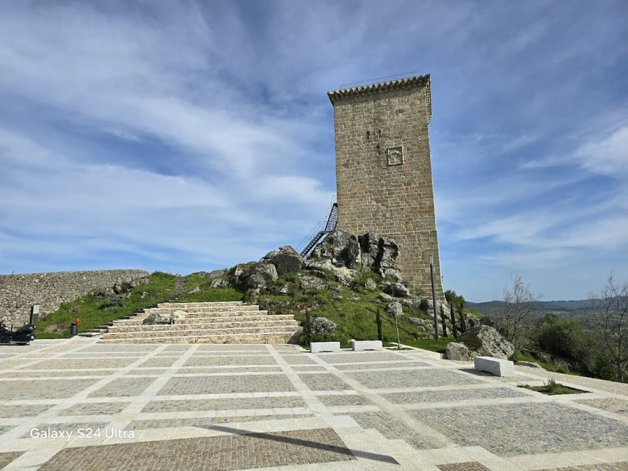 Castle of Penamacor image