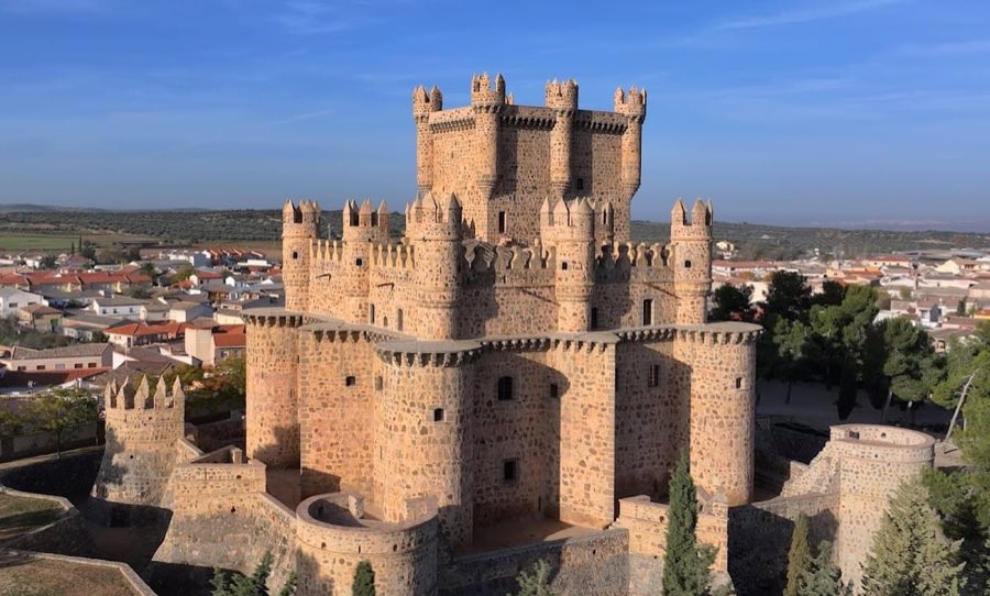 Castle of Guadamur image