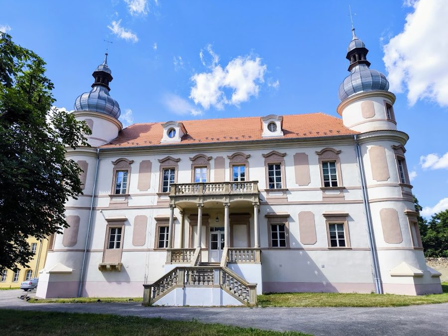 Krásné Březno Castle image